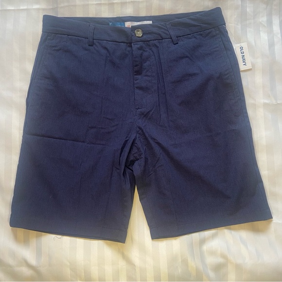 🏷️ NWT Old Navy flat front shorts - Picture 2 of 6